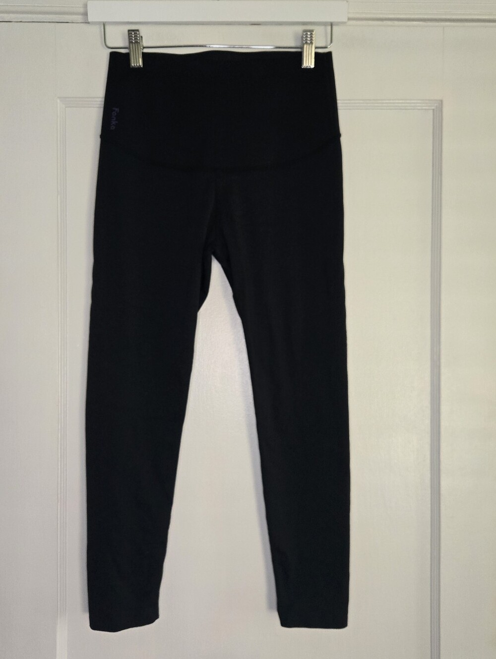 Fanka Reversible Body Sculpt High Waist Compression Black Capri Leggings S/M